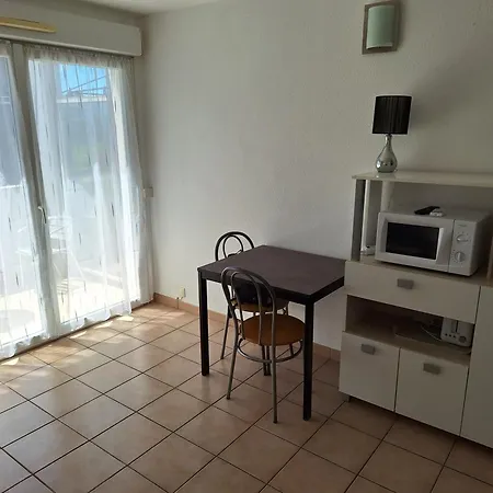 Studio Climatise A 15 Minutes Des Plages Apartment *